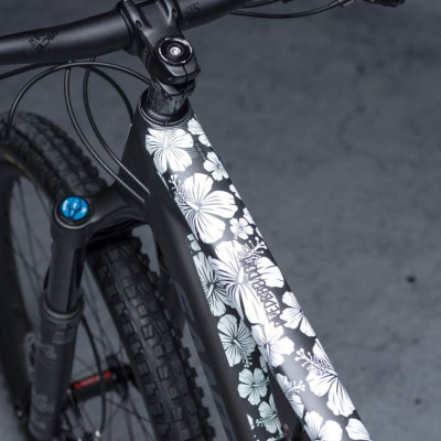 Ochranná fólie DYEDbro Hawaiian Flowers white