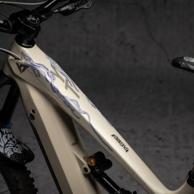 Ochranná fólie DYEDbro Lightning e-Bike Blue matte