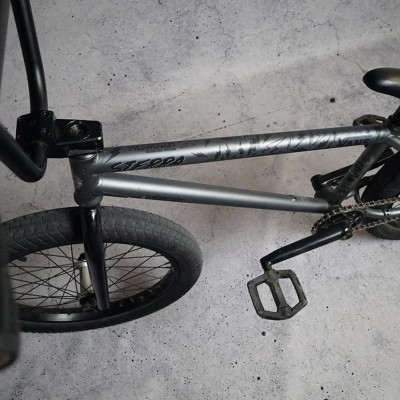 Ochranná fólie DYEDbro Sergio Layos BMX